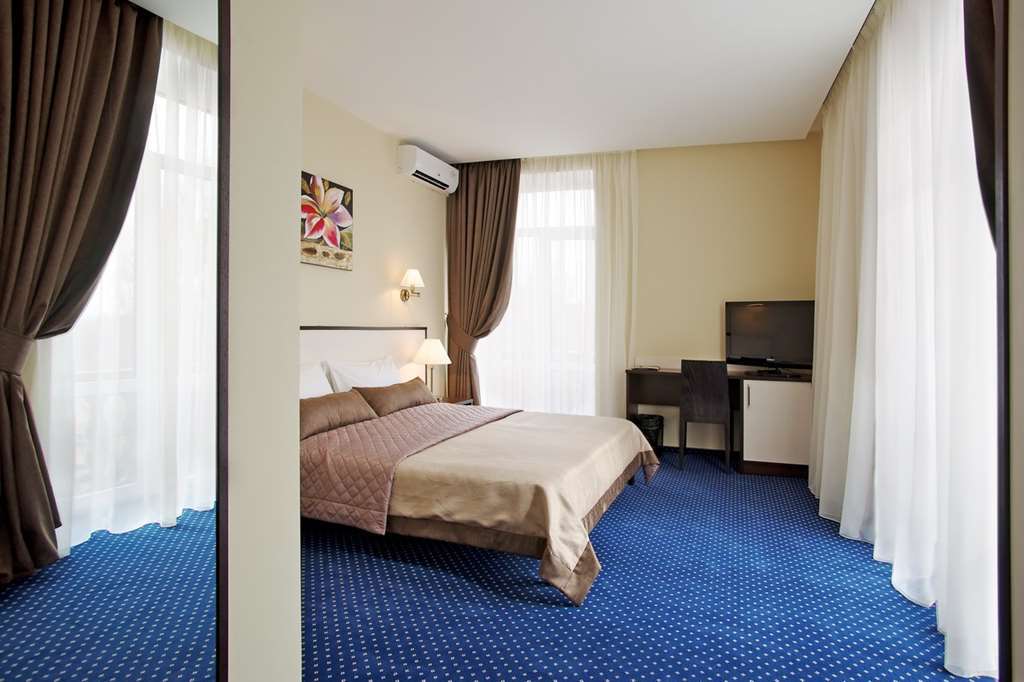 Teatralny Hotel Zaporizhia Room photo